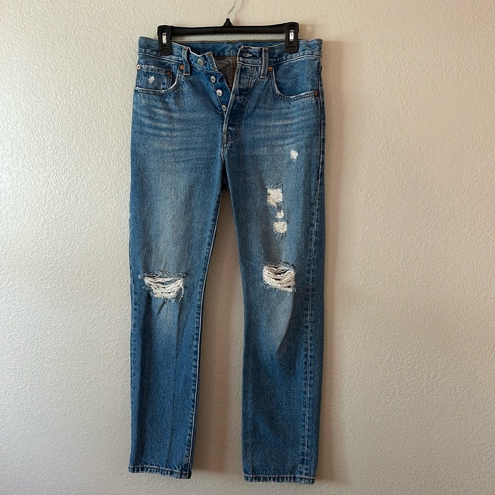 Levi 501 Ribcage Straight Size 27